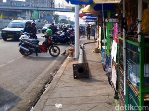 Pernah Ditertibkan, Pedagang Hewan di Jatinegara Tak Kapok Jajah Trotoar