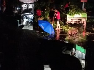 Setelah Hujan Es dan Angin Kencang, Ngawi Jadi Kota Gelap Gulita