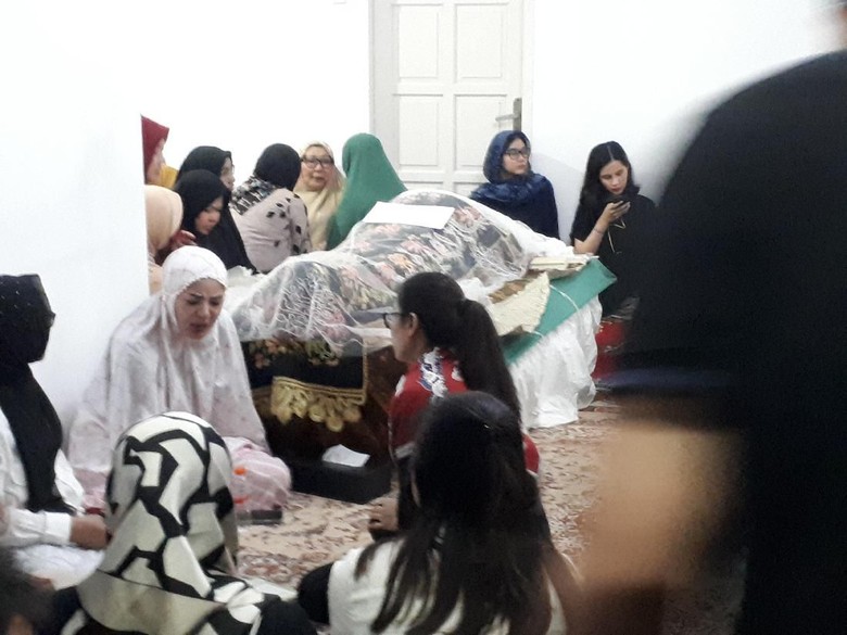 Foto: Ayah Nindy meninggal dunia (Asep/detikcom) Foto: Ayah Nindy meninggal dunia (Asep/detikcom)