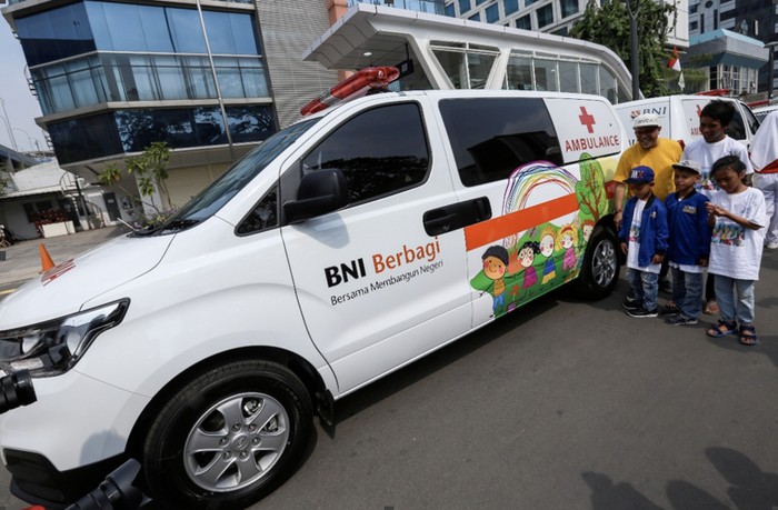 Gaet Seniman Nus Salomo, BNI Bagikan Ambulans Desain Khusus