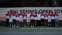 Tim Nasional Tennis Indonesia untuk berlaga di SEA Games 2019 saat berfoto bersamaa usai acara peresmian tim  di Jakarta, Jumat (22/11/2019).
