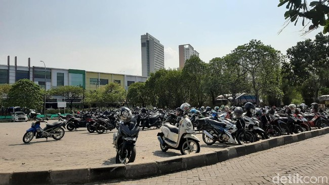 Raup Cuan dari Parkiran