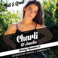 Meski belum jadi miliuner namun Charli sudah mulai merasakan popularitasnya. Beberapa waktu lalu ia telah menggelar acara meet-and-greet pertama. Walau tampak ekstrovert tapi ia mengaku belum terbiasa dengan atensi yang didapatkan. Foto: Instagram @charlidamelio