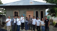 Hadir dalam kegiatan tersebut Bupati Sigi, Muhammad Ridwan, Asisten 1 Kabupaten Sigi Andi Ilham, Kepala Dinas PU Kabupaten Sigi Hendrik Rambe, Kepala Dinas PKP Provinsi Sulteng Imam Al Gazali, Kepala Satuan Kerja Non Vertikal Tertentu (SNVT) Penyediaan Perumahan Provinsi Sulteng H Hujurat, Kepala Desa Loru serta puluhan penerima BSPS di Desa Loru.