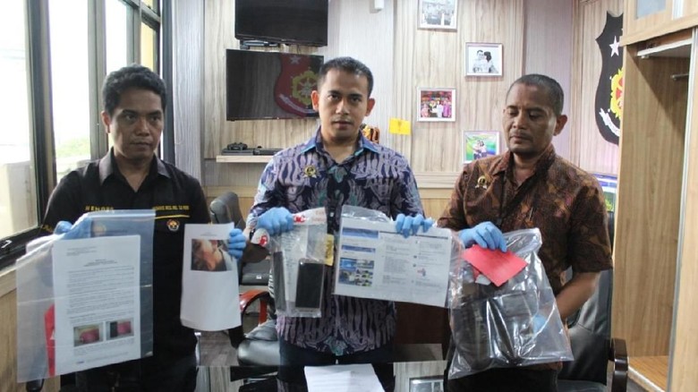 Karyawan JICT Ditangkap Polisi karena Postingan Hina Sekuriti di Medsos Karyawan JICT Ditangkap Polisi karena Postingan Hina Sekuriti di Medsos