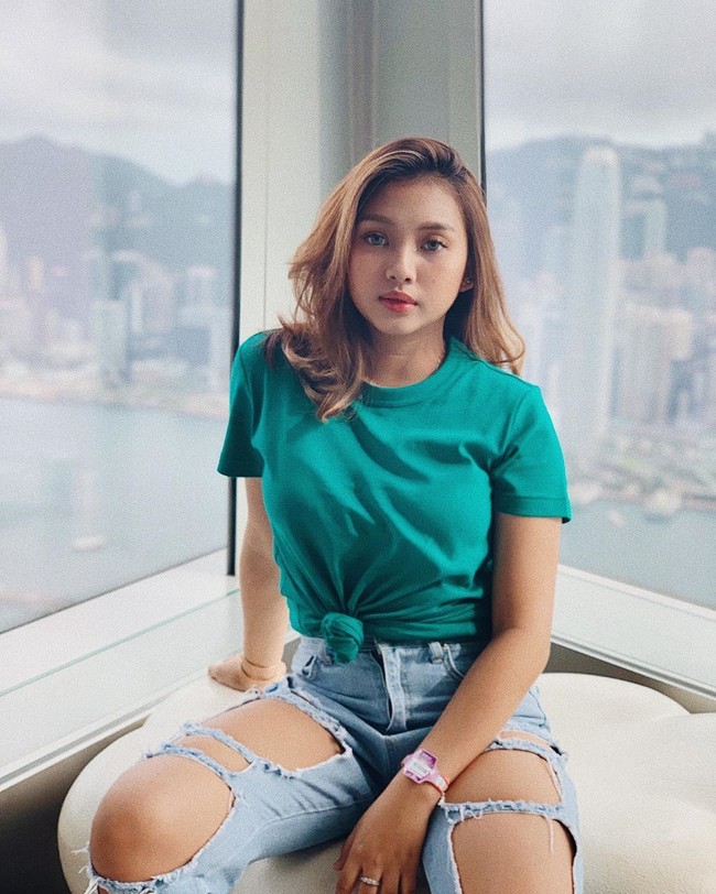 Hotel W Sentosa Singapura kemudian memanggil polisi, dan Sharonia mengatakan ia menghabiskan sekitar 14 jam dikurung di Police Cantonment Complex. Foto: Instagram @sharoniaparuntu