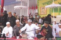 Sakralnya Tradisi Pencucian Benda Pusaka di Ciamis