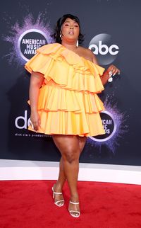 Cara Lizzo Tanggapi Haters yang Nyinyir Soal Gaya Busananya