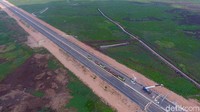 Kehadiran tol tersebut diharapkan bisa menciptakan pusat-pusat pertumbuhan ekonomi baru dan memfasilitasi sentra produksi dengan membangun keterkaitan antara pusat produksi (kawasan industri, pertambangan, perkebunan, pariwisata) dengan outlet-outlet (pelabuhan/bandara) di Pulau Sumatera.