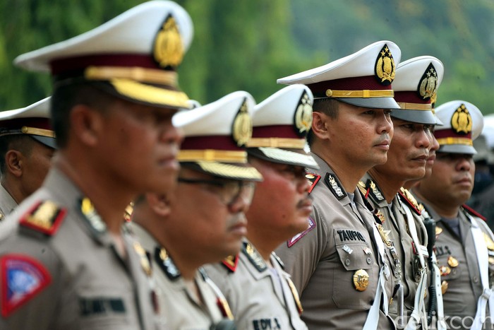 Korlantas Polri menggelar apel kendaraan dalam rangka kesiapan pengamanan Natal dan Tahun Baru 2019. Apel digelar di Parkir Timur Senayan Jakarta.