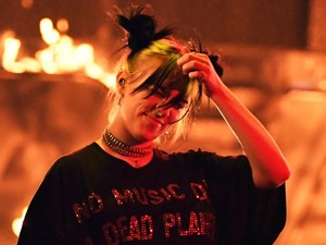 Isi Theme Song James Bond, Billie Eilish Pecahkan Rekor