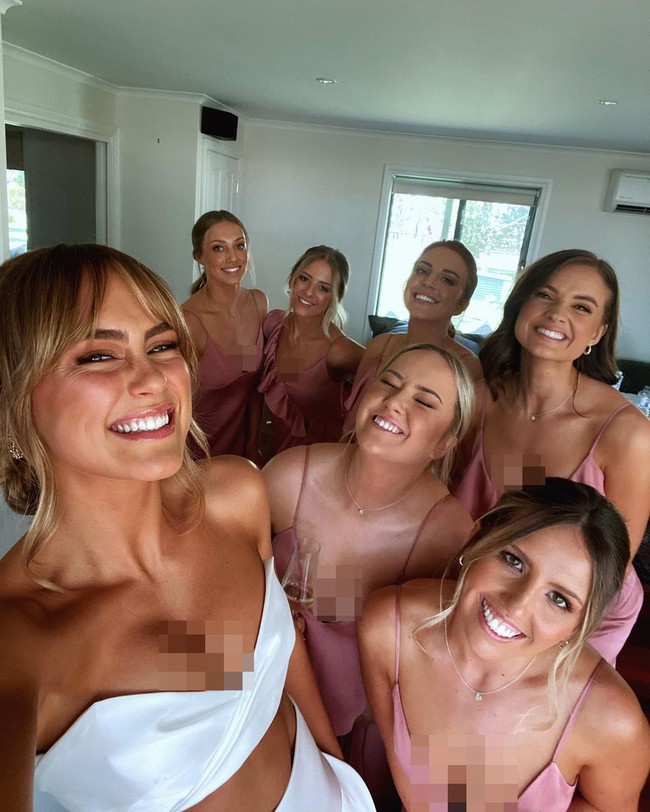 Pernikahan wanita dengan lebih dari 1,5 pengikut di Instagram itu pun dihadiri teman-teman model dan influencer. Foto: instagram @stephclairesmith