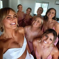 Pernikahan wanita dengan lebih dari 1,5 pengikut di Instagram itu pun dihadiri teman-teman model dan influencer. Foto: instagram @stephclairesmith