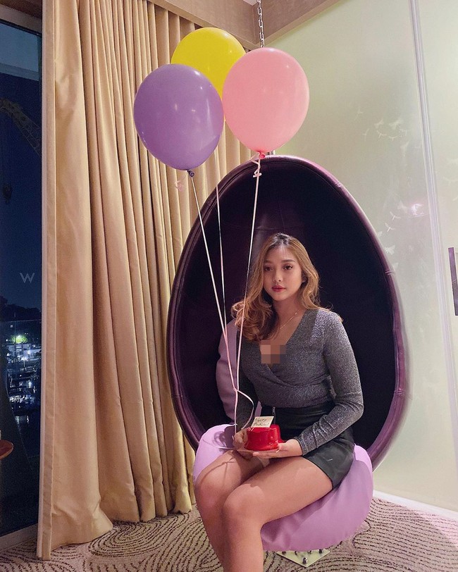 Postingan Facebook ayah Sharonia, Stanley Paruntu pun jadi viral setelah menyampaikan keluhannya tentang salah penangkapan yang menimpa putrinya. Saat kejadian, Sharonia tengah menghabiska malam di Hotel W Sentosa Singapura untuk merayakan ulang tahunnya. Foto: Instagram