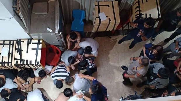Polisi Amankan Puluhan WN China di Rumah Mewah di Kawasan Slipi