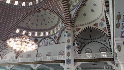 Potret 4 Masjid Bersejarah di Negeri Putin