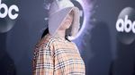 Penampilan Billie Eilish yang Disebut Mirip Peternak Lebah