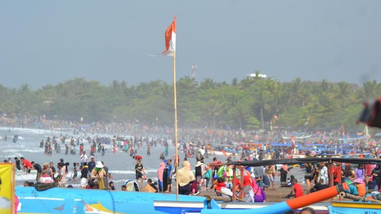 Pantai Pangandaran (Faizal Amiruddin/detikcom) Pantai Pangandaran (Faizal Amiruddin/detikcom)
