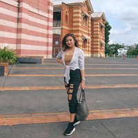 Sharonia sendiri pun telah menceritakan insiden tak mengenakkan yang dialaminya melalui Instagramnya. Ia dan teman-temannya telah memesan kamar di Hotel W Sentosa dari 9-10 November untuk merayakan ulang tahunnya.  Foto: Instagram @sharoniaparuntu