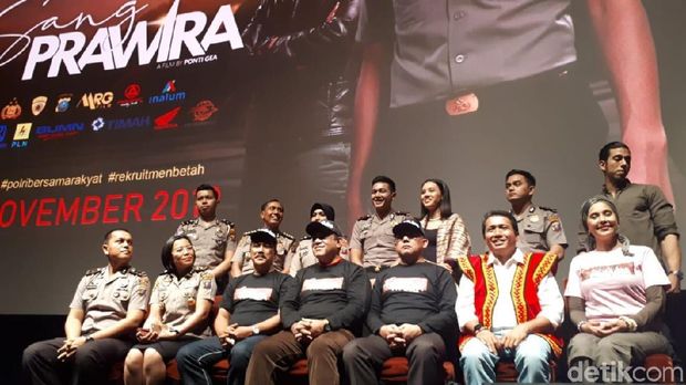 Demi Akting, Anggika Bolsterli Marahi Polisi 