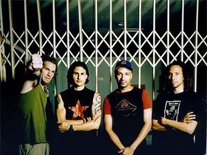 Dukungan Grup Band Rage Against The Machine untuk Rakyat Palestina