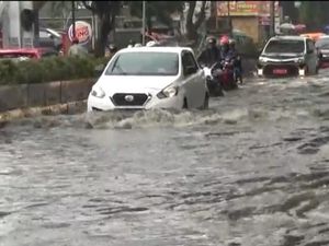 Hujan Angin, Jalan Penghubung Cimahi-Bandung Terendam Banjir