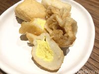 Pempek Selamat: Pempek Lenggang dan Pastel Khas Jambi di Kafe Cantik