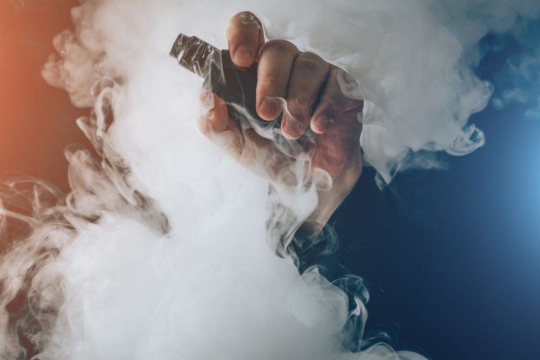 Vape Dilarang, Perokok Dinilai Akan Kembali ke Rokok Tembakau Vape Dilarang, Perokok Dinilai Akan Kembali ke Rokok Tembakau