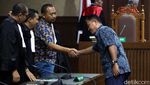 Orang Kepercayaan Eks Bupati Talaud Bacakan Nota Pembelaan