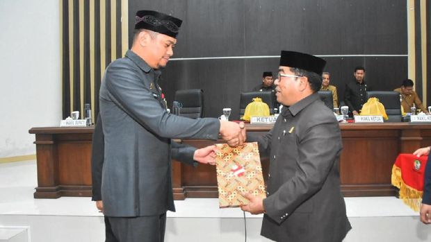  Bupati Gowa, Sulsel, Adnan Purichta Ichsan di DPRD Gowa
