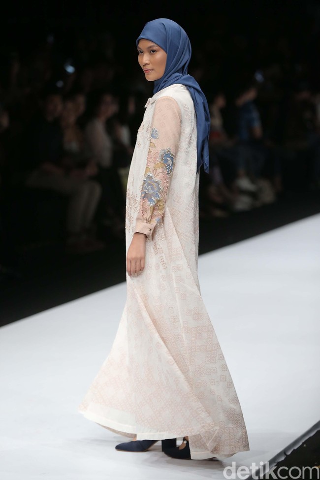 Fashion show koleksi busana muslim terbaru Kami yang mengangkat tema Ruze di Jakarta Fashion Week 2020, Senayan City, Jakarta. Senin [28/10/2019]. Foto: Rachman Haryanto/detikcom