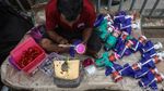 Unik! Ondel-Ondel Ini Dibuat dari Sampah Botol Plastik
