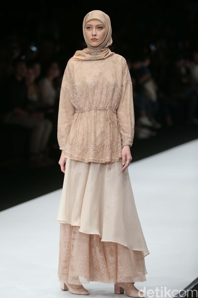 Fashion show koleksi busana muslim terbaru Kami yang mengangkat tema Ruze di Jakarta Fashion Week 2020, Senayan City, Jakarta. Senin [28/10/2019]. Foto: Rachman Haryanto/detikcom
