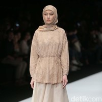 Fashion show koleksi busana muslim terbaru Kami yang mengangkat tema Ruze di Jakarta Fashion Week 2020, Senayan City, Jakarta. Senin [28/10/2019]. Foto: Rachman Haryanto/detikcom