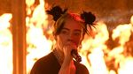 Billie Eilish di AMAs: Baju Anti-Lebah, Bakar Panggung dan Bawa Piala