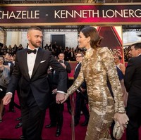 5. Skandal Perselingkuhan Kini, rumah tangga Justin dan Jessica tengah diterpa isu perselingkuhan. Pada akhir pekan kemarin, Justin kepergok bergandengan tangan di bawah meja bar dengan aktris Alisha Wainwright yang merupakan lawan mainnya di film Palmer.  Foto: Getty Images