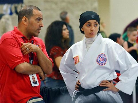 Kisah Inspiratif Hijabers 17 Tahun yang Mendobrak Kompetisi Karate di AS