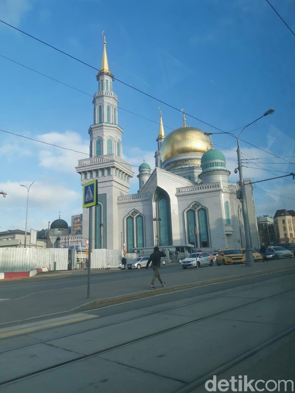 Potret 4 Masjid Bersejarah di Negeri Putin