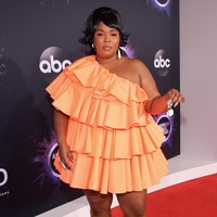 Lizzo yang baru-baru ini menjadi sorotan setelah mendominasi nominasi Grammy Awards 2020 punya cara tersendiri untuk mencuri perhatian. (Foto: Getty Images)
