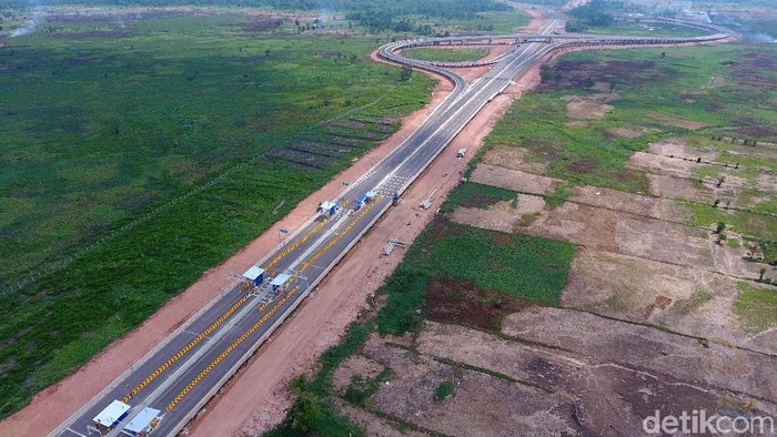 Presiden Joko Widodo belum lama ini meresmikan ruas Tol Terpeka yang memiliki panjang 189 kilometer. Seperti apa penampakannya? Yuk, lihat.