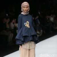 Fashion show koleksi busana muslim terbaru Kami yang mengangkat tema Ruze di Jakarta Fashion Week 2020, Senayan City, Jakarta. Senin [28/10/2019]. Foto: Rachman Haryanto/detikcom