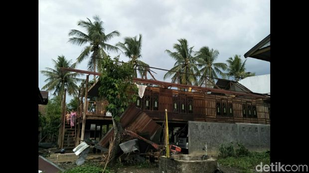  Puting beliung menerjang 2 desa di Kabupaten Soppeng, Sulsel, Senin (25/11/2019)