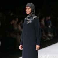 Fashion show koleksi busana muslim terbaru Kami yang mengangkat tema Ruze di Jakarta Fashion Week 2020, Senayan City, Jakarta. Senin [28/10/2019]. Foto: Rachman Haryanto/detikcom