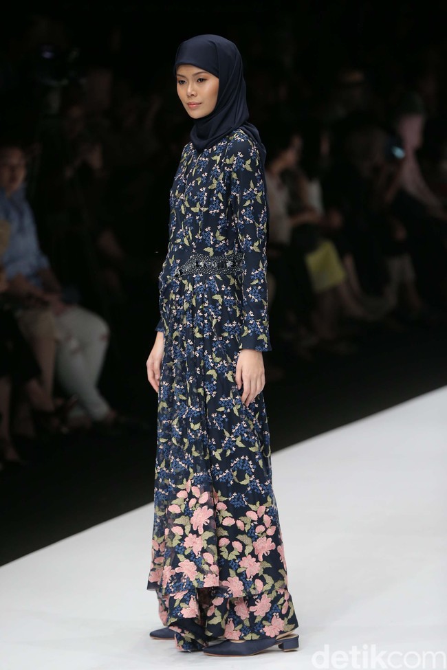Fashion show koleksi busana muslim terbaru Kami yang mengangkat tema Ruze di Jakarta Fashion Week 2020, Senayan City, Jakarta. Senin [28/10/2019]. Foto: Rachman Haryanto/detikcom