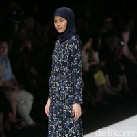 Fashion show koleksi busana muslim terbaru Kami yang mengangkat tema Ruze di Jakarta Fashion Week 2020, Senayan City, Jakarta. Senin [28/10/2019]. Foto: Rachman Haryanto/detikcom