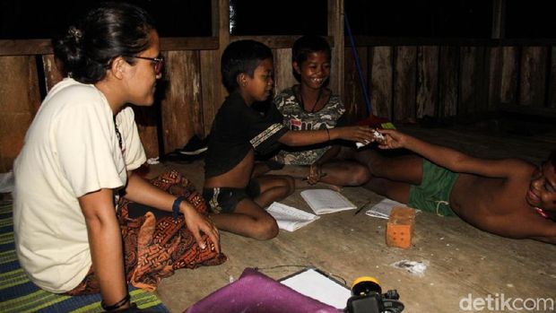 Kenalkan! Yohana Marpaung Guru Anak-anak Rimba di Jambi