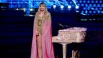 Penampilan Sedekade Taylor Swift di AMAs 2019
