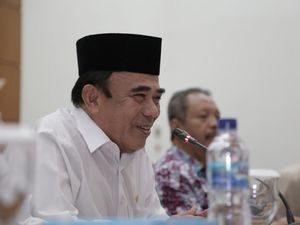 Pesan Isra Mikraj Menag: Sholat Ajarkan Kedisiplinan, Mari Disiplin Social Distancing