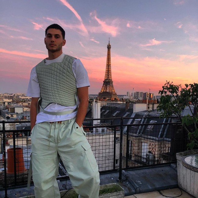 Pria 28 tahun itu berprofesi sebagai DJ, penyanyi dan penulis lagu. Punya tubuh yang tinggi dan tegap, Fai pun beberapa kali menjadi model.  Foto: Instagram