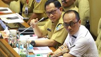 Raker tersebut membahas mengenai pergeseran anggaran Kemendagri 2019.